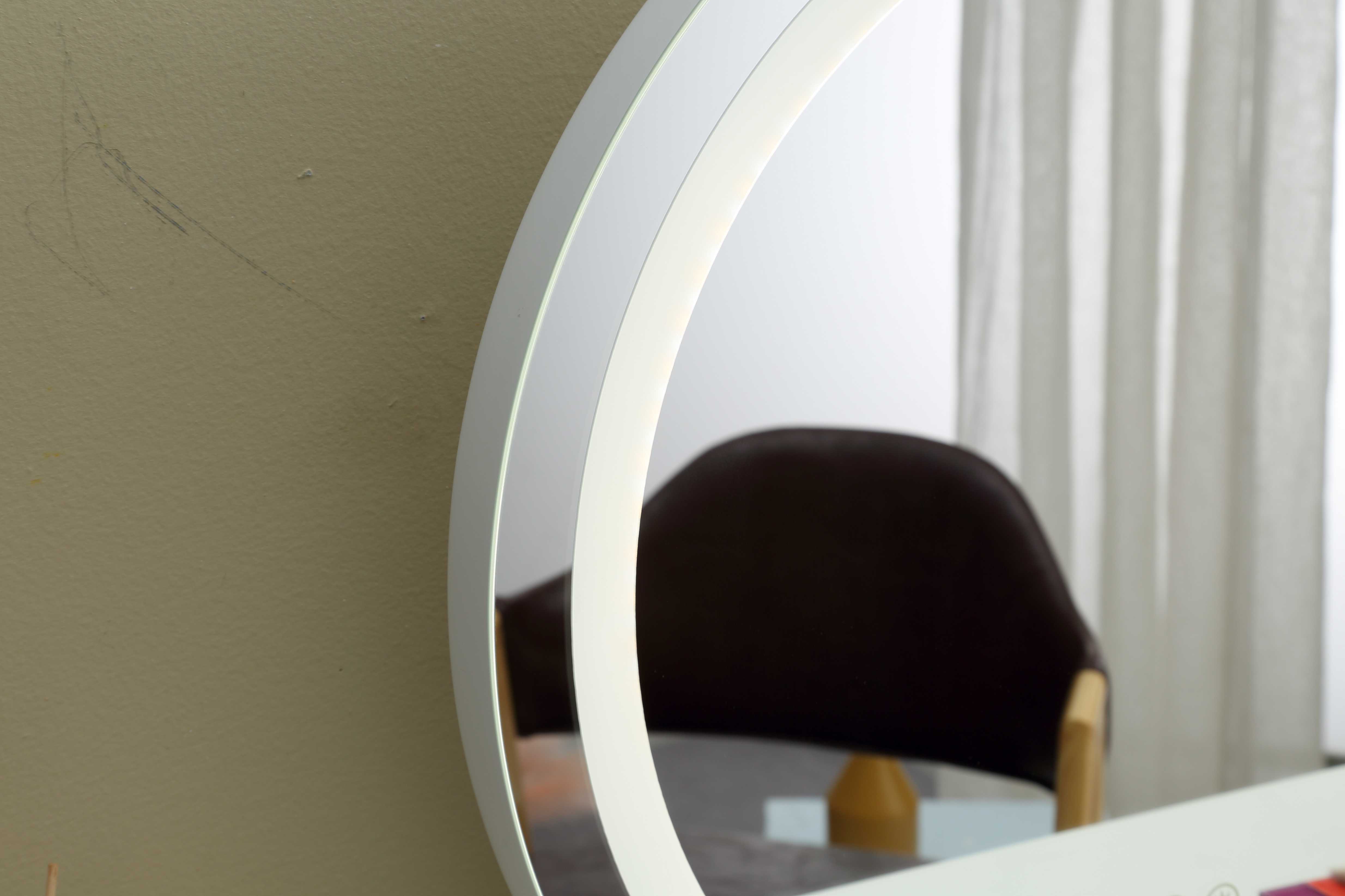 Custom Round Aluminum Makeup Mirror, YL1001-01 - Dimmable LED Lights